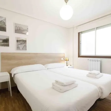 Junto A La Playa De Gros, Parking Opcional * San Sebastián