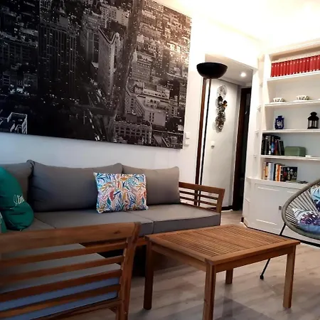 Junto A La Playa De Gros, Parking Opcional 산세바스티안