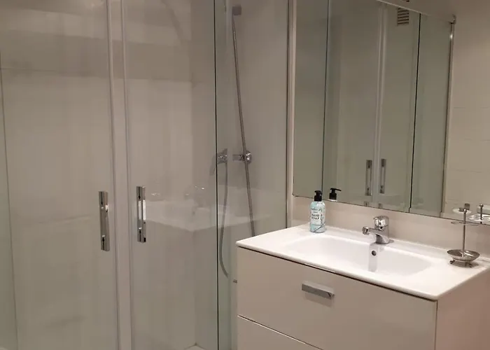 Junto A La Playa De Gros, Parking Opcional